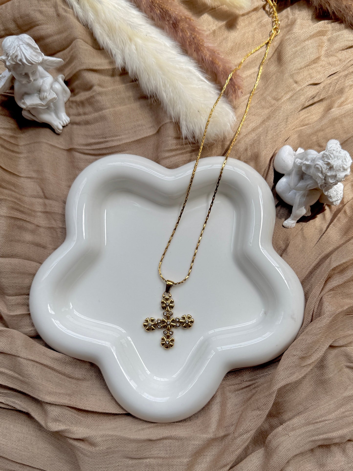 BLOOM CROSS NECKLACE