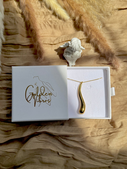 THE MOMENT NECKLACE